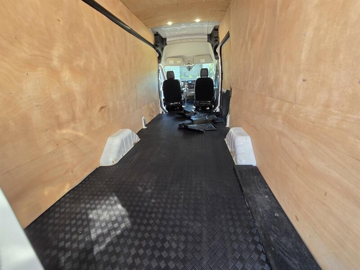 2022 Oxford White Ford Transit (1FTBR3U85NK) with an 3.5L Flex Fuel V6 275hp 262ft. lbs. engine, Automatic transmission, located at 25355 Eames Street, Channahon, IL, 60410, (815) 467-1807, 41.429108, -88.228432- Photo#25