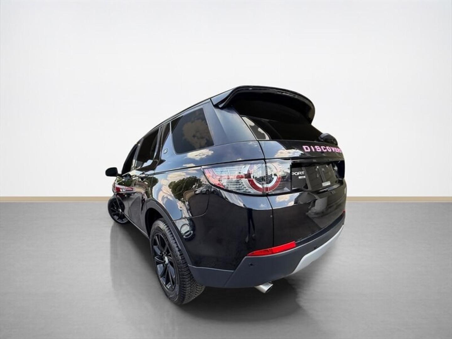 2019 Santorini Black Metallic Land Rover Discovery Sport HSE (SALCR2FX2KH) with an 2.0 engine, Automatic transmission, located at 25355 Eames Street, Channahon, IL, 60410, (815) 467-1807, 41.429108, -88.228432 - Ready to turn heads and conquer the urban jungle? Check out this 2019 Land Rover Discovery Sport HSE, rocking a peppy 2.0-liter engine thats as smooth as your favorite latte. With a fuel economy thats actually sensible for a luxury SUV21 MPG city and 25 MPG highwayyou'll get there in style without e- Photo#5