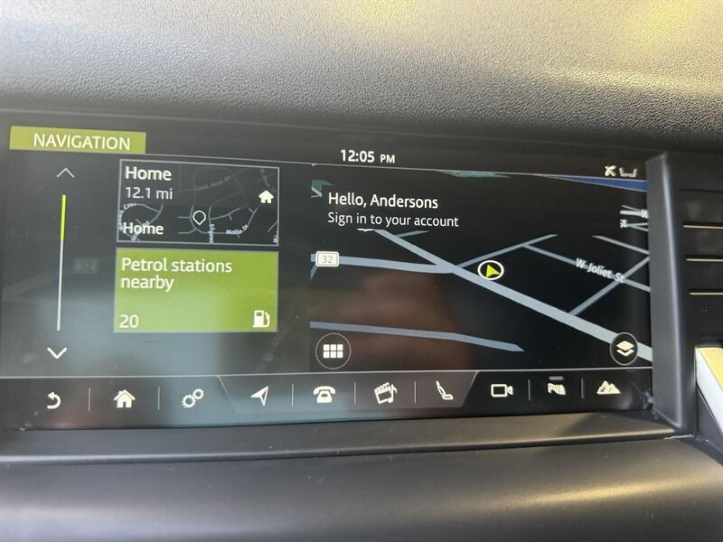 2019 Santorini Black Metallic Land Rover Discovery Sport HSE (SALCR2FX2KH) with an 2.0 engine, Automatic transmission, located at 25355 Eames Street, Channahon, IL, 60410, (815) 467-1807, 41.429108, -88.228432 - Ready to turn heads and conquer the urban jungle? Check out this 2019 Land Rover Discovery Sport HSE, rocking a peppy 2.0-liter engine thats as smooth as your favorite latte. With a fuel economy thats actually sensible for a luxury SUV21 MPG city and 25 MPG highwayyou'll get there in style without e- Photo#19