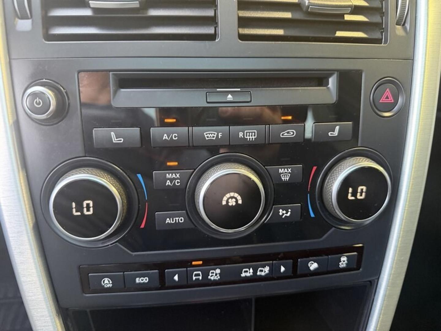2019 Santorini Black Metallic Land Rover Discovery Sport HSE (SALCR2FX2KH) with an 2.0 engine, Automatic transmission, located at 25355 Eames Street, Channahon, IL, 60410, (815) 467-1807, 41.429108, -88.228432 - Ready to turn heads and conquer the urban jungle? Check out this 2019 Land Rover Discovery Sport HSE, rocking a peppy 2.0-liter engine thats as smooth as your favorite latte. With a fuel economy thats actually sensible for a luxury SUV21 MPG city and 25 MPG highwayyou'll get there in style without e- Photo#20