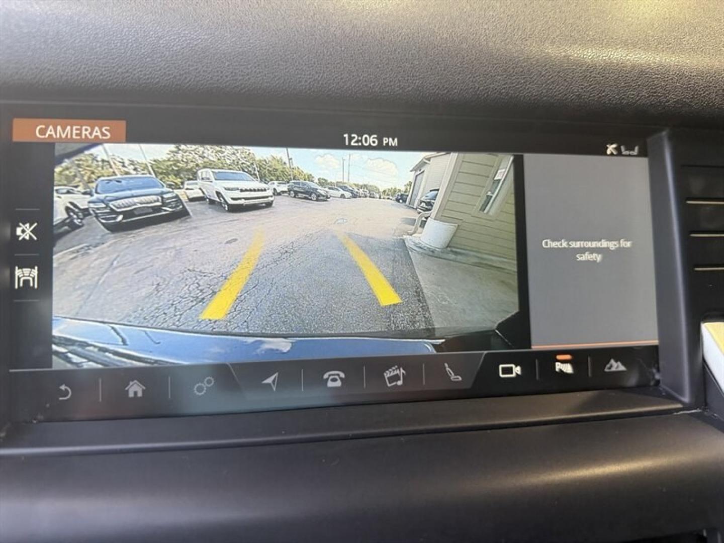 2019 Santorini Black Metallic Land Rover Discovery Sport HSE (SALCR2FX2KH) with an 2.0 engine, Automatic transmission, located at 25355 Eames Street, Channahon, IL, 60410, (815) 467-1807, 41.429108, -88.228432 - Ready to turn heads and conquer the urban jungle? Check out this 2019 Land Rover Discovery Sport HSE, rocking a peppy 2.0-liter engine thats as smooth as your favorite latte. With a fuel economy thats actually sensible for a luxury SUV21 MPG city and 25 MPG highwayyou'll get there in style without e- Photo#29