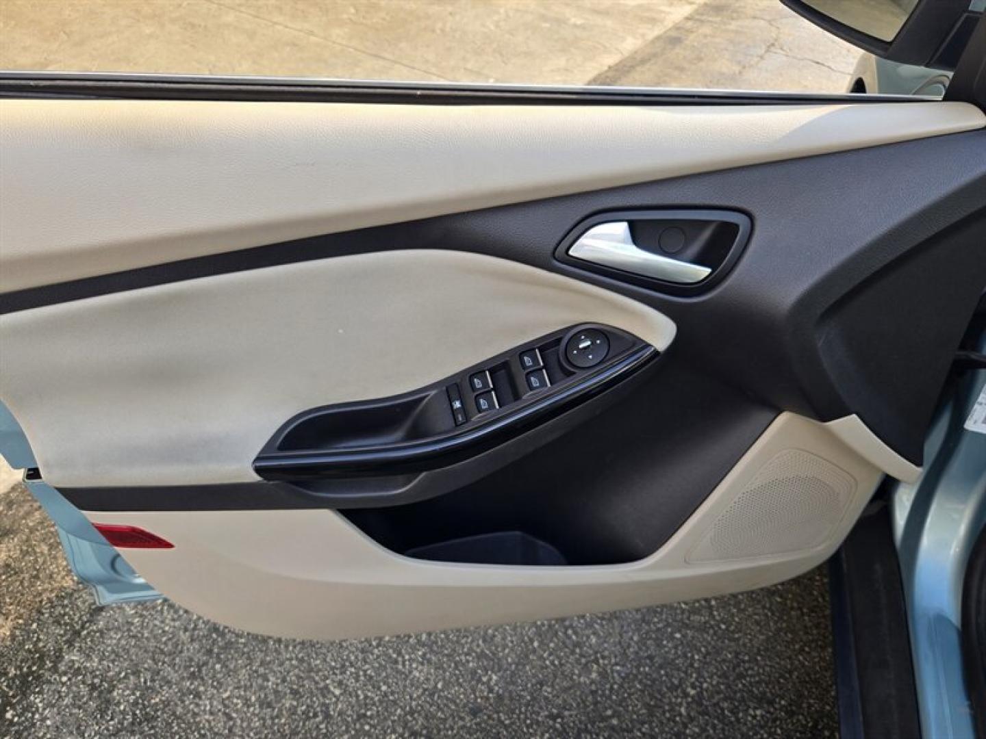 2012 Green Ford Focus (1FAHP3R41CL) with an 0.0 engine, Automatic transmission, located at 25355 Eames Street, Channahon, IL, 60410, (815) 467-1807, 41.429108, -88.228432- Photo#10