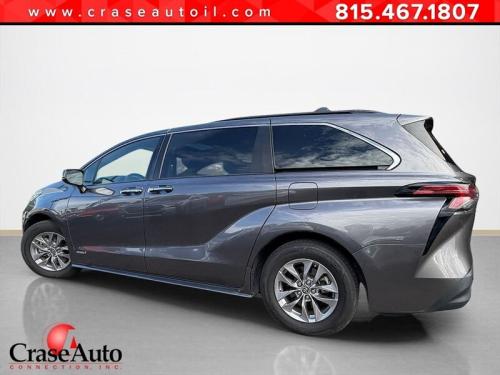 2021 Toyota Sienna XLE 8-Passenger 