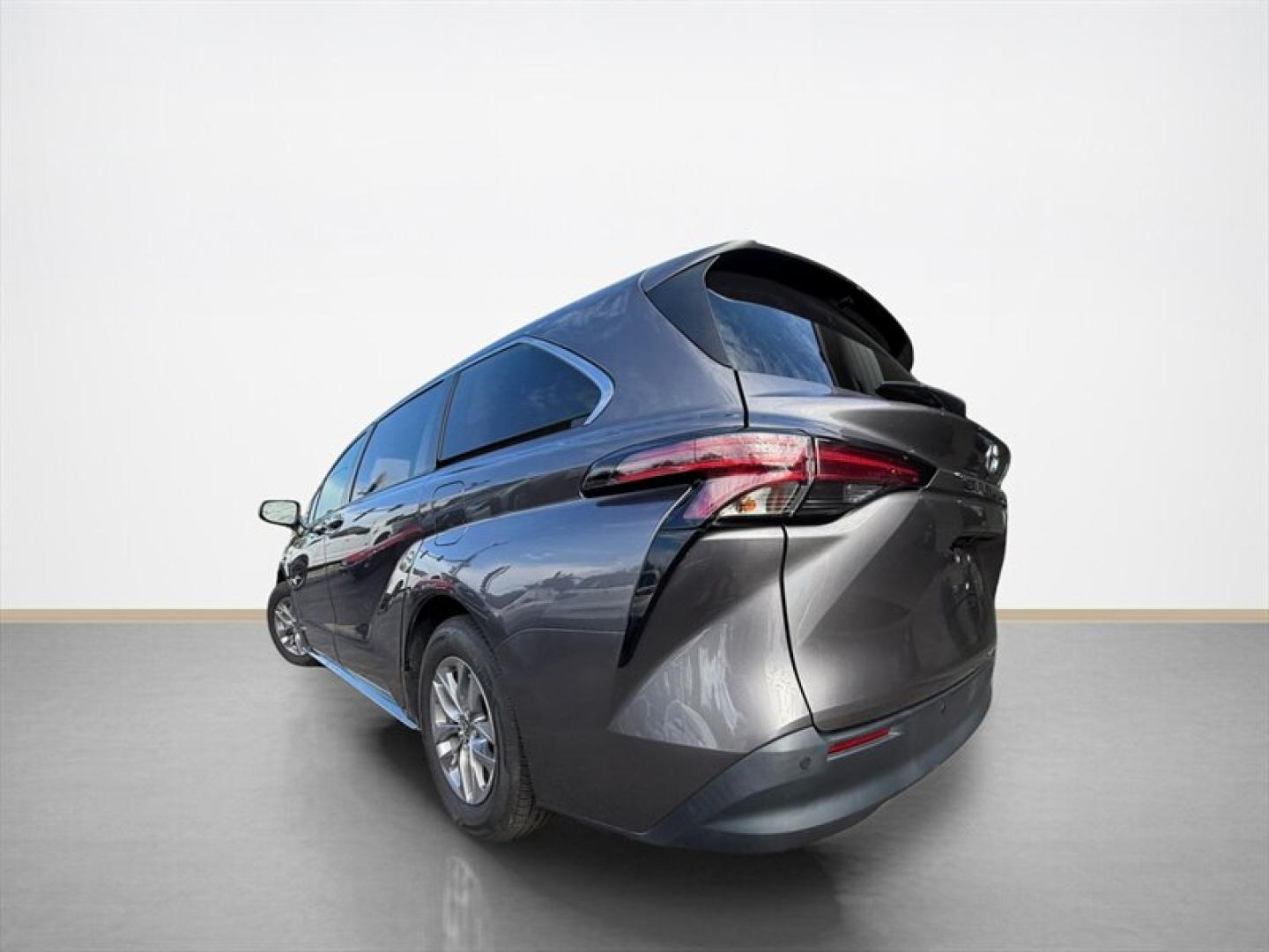 2021 Predawn Gray Mica Toyota Sienna XLE 7 Passenger (5TDJRKEC8MS) with an 2.5L Hybrid I4 245hp engine, Automatic transmission, located at 25355 Eames Street, Channahon, IL, 60410, (815) 467-1807, 41.429108, -88.228432 - Unleash the power and efficiency of the 2021 Toyota Sienna XLE 8-Passenger in striking Predawn Gray Mica. Under the hood, a beastly 2.5L Hybrid I4 engine roars with 245 horsepower, delivering electrifying performance while dominating fuel economyboasting an incredible 36 MPG both city and highway. W- Photo#7