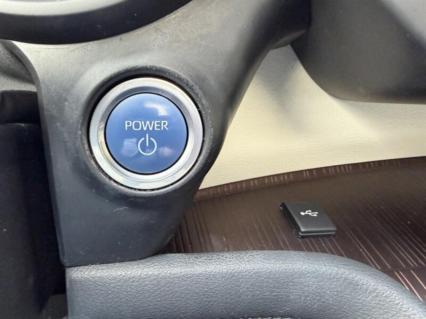 2021 Predawn Gray Mica Toyota Sienna XLE 7 Passenger (5TDJRKEC8MS) with an 2.5L Hybrid I4 245hp engine, Automatic transmission, located at 25355 Eames Street, Channahon, IL, 60410, (815) 467-1807, 41.429108, -88.228432 - Unleash the power and efficiency of the 2021 Toyota Sienna XLE 8-Passenger in striking Predawn Gray Mica. Under the hood, a beastly 2.5L Hybrid I4 engine roars with 245 horsepower, delivering electrifying performance while dominating fuel economyboasting an incredible 36 MPG both city and highway. W- Photo#29
