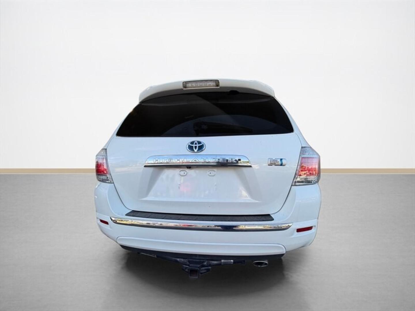 2012 Blizzard Pearl Toyota Highlander Hybrid Limited (JTEDC3EH4C2) with an 3.5L Hybrid V6 280hp engine, Automatic transmission, located at 25355 Eames Street, Channahon, IL, 60410, (815) 467-1807, 41.429108, -88.228432 - Looking for a ride thats as smart as it is stylish? Check out this 2012 Toyota Highlander Hybrid Limited the eco-friendly powerhouse that doesnt hold back on luxury or performance. Under the hood, it rocks a 3.5L Hybrid V6 engine pumping out a solid 280 horsepower. Translation: smooth acceleration- Photo#4