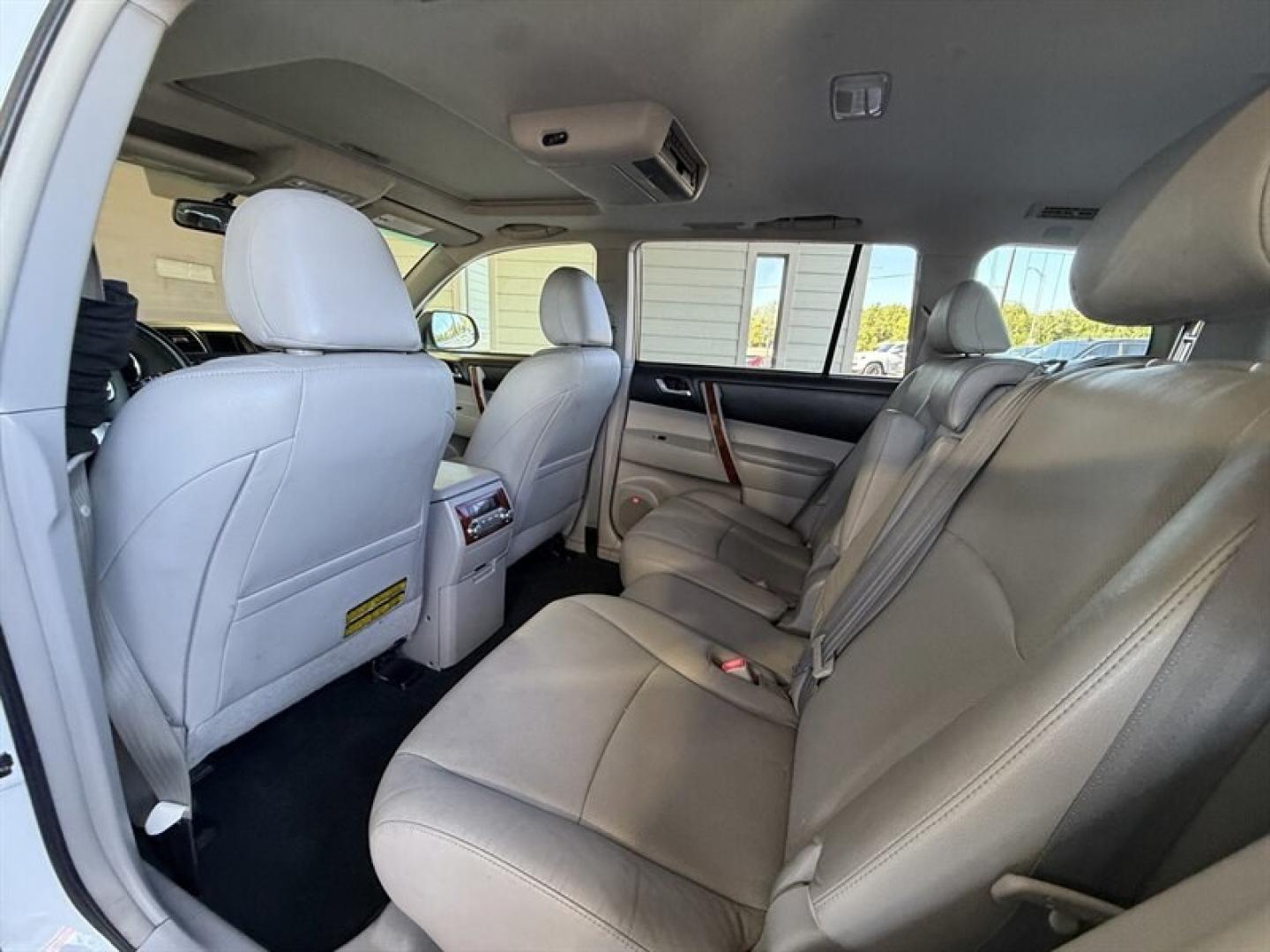 2012 Blizzard Pearl Toyota Highlander Hybrid Limited (JTEDC3EH4C2) with an 3.5L Hybrid V6 280hp engine, Automatic transmission, located at 25355 Eames Street, Channahon, IL, 60410, (815) 467-1807, 41.429108, -88.228432 - Looking for a ride thats as smart as it is stylish? Check out this 2012 Toyota Highlander Hybrid Limited the eco-friendly powerhouse that doesnt hold back on luxury or performance. Under the hood, it rocks a 3.5L Hybrid V6 engine pumping out a solid 280 horsepower. Translation: smooth acceleration- Photo#14
