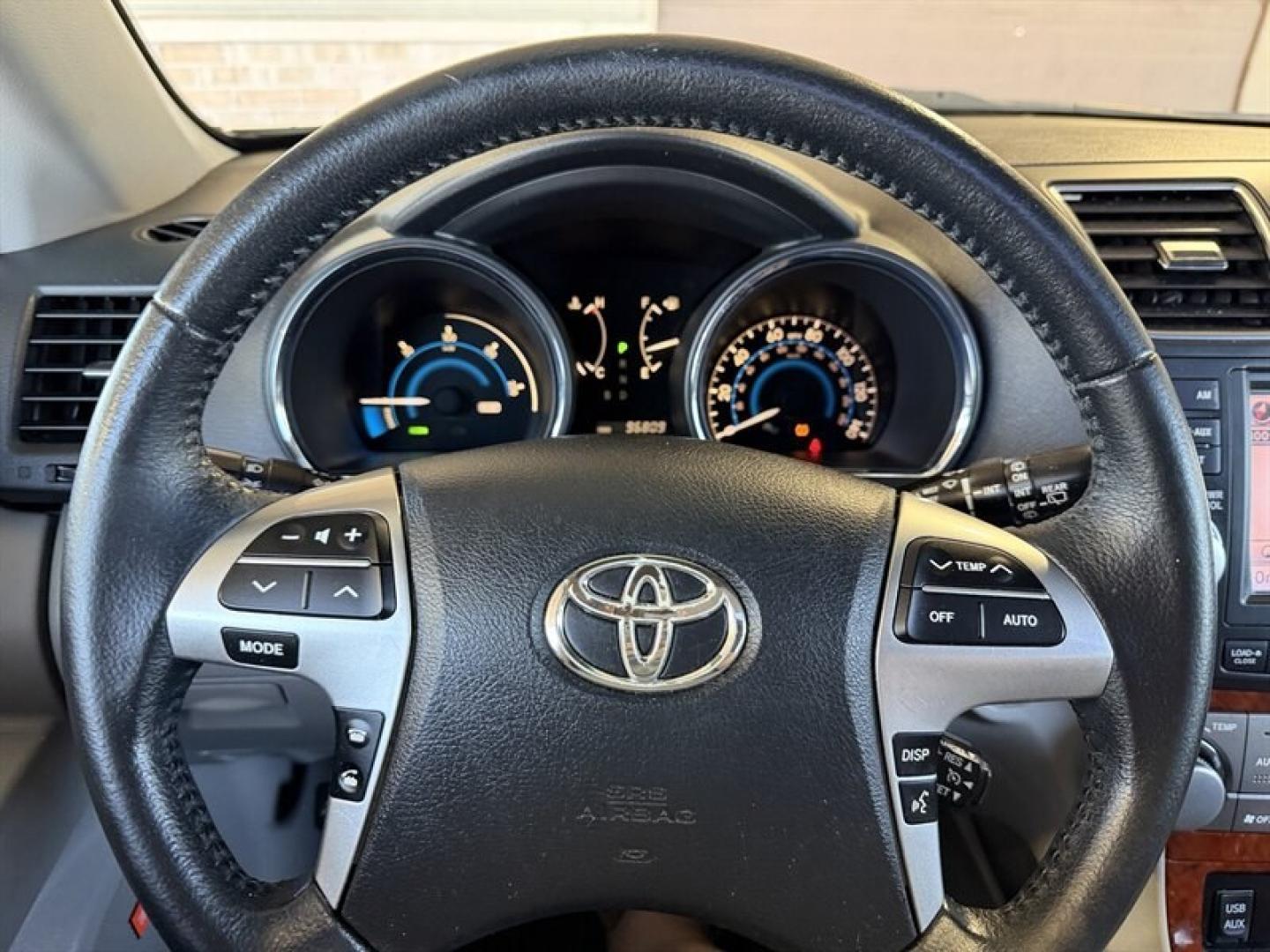 2012 Blizzard Pearl Toyota Highlander Hybrid Limited (JTEDC3EH4C2) with an 3.5L Hybrid V6 280hp engine, Automatic transmission, located at 25355 Eames Street, Channahon, IL, 60410, (815) 467-1807, 41.429108, -88.228432 - Looking for a ride thats as smart as it is stylish? Check out this 2012 Toyota Highlander Hybrid Limited the eco-friendly powerhouse that doesnt hold back on luxury or performance. Under the hood, it rocks a 3.5L Hybrid V6 engine pumping out a solid 280 horsepower. Translation: smooth acceleration- Photo#22