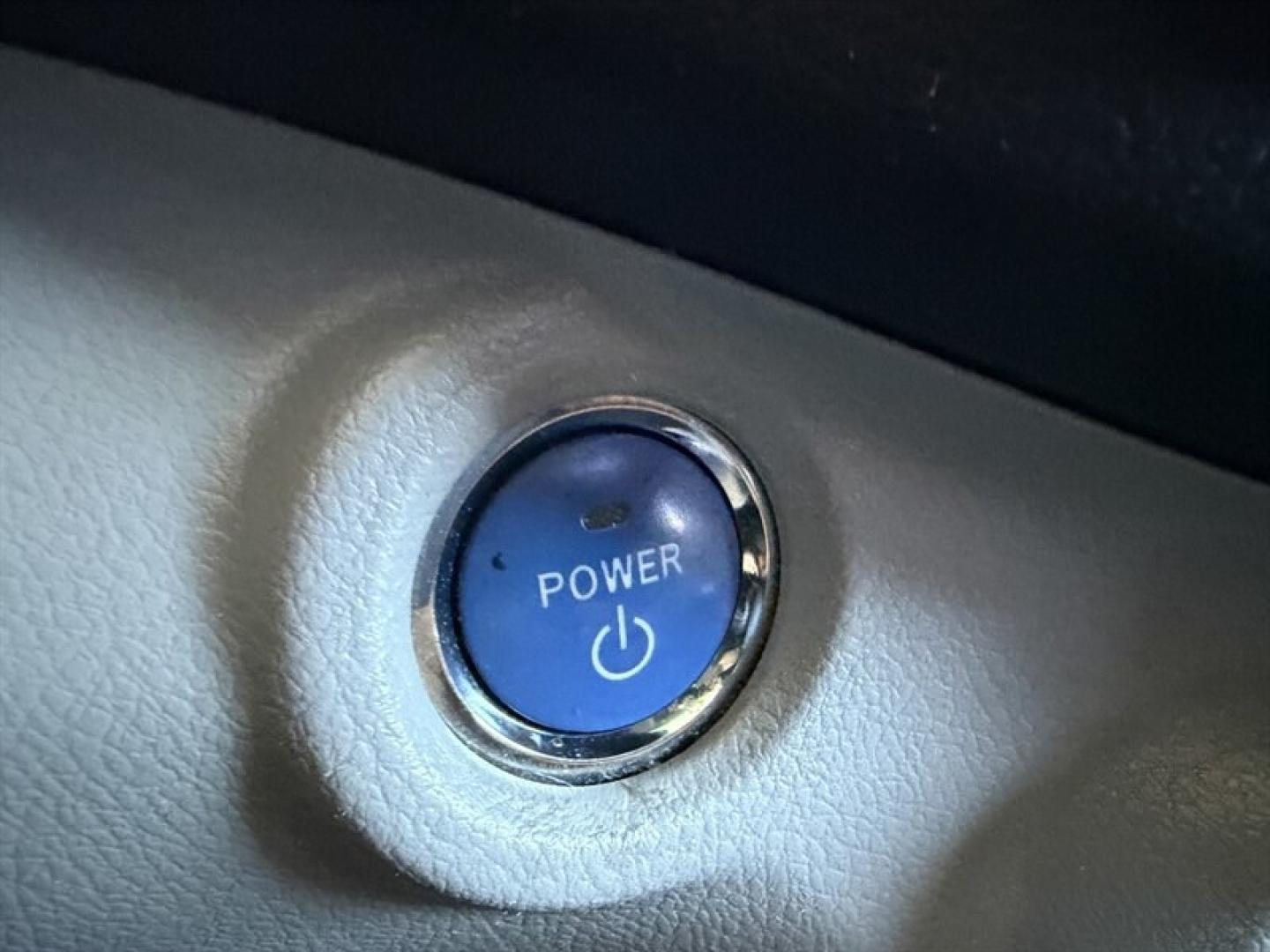 2012 Blizzard Pearl Toyota Highlander Hybrid Limited (JTEDC3EH4C2) with an 3.5L Hybrid V6 280hp engine, Automatic transmission, located at 25355 Eames Street, Channahon, IL, 60410, (815) 467-1807, 41.429108, -88.228432 - Looking for a ride thats as smart as it is stylish? Check out this 2012 Toyota Highlander Hybrid Limited the eco-friendly powerhouse that doesnt hold back on luxury or performance. Under the hood, it rocks a 3.5L Hybrid V6 engine pumping out a solid 280 horsepower. Translation: smooth acceleration- Photo#26