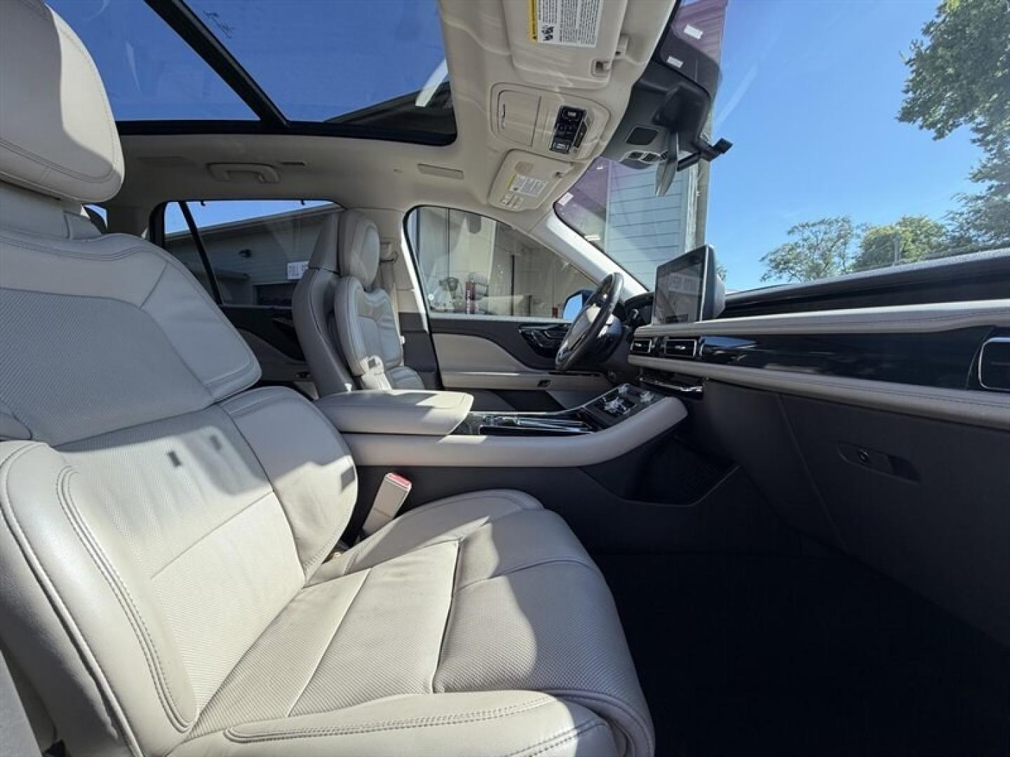 2020 Red Carpet Tinted Clearcoat Lincoln Aviator Reserve Premium (5LM5J7XC8LG) with an 3.0L Twin Turbo V6 400hp 415ft. lbs. engine, Automatic transmission, located at 25355 Eames Street, Channahon, IL, 60410, (815) 467-1807, 41.429108, -88.228432 - 2020 Lincoln Aviator Reserve AWD Because having standards should come with heated leather. Finished in Burgundy Velvet with Sandstone leather, this Aviator brings a little first-class treatment to your everyday drive. Twin-turbocharged 3.0L V6 10-speed automatic transmission All-wheel drive Pa- Photo#10