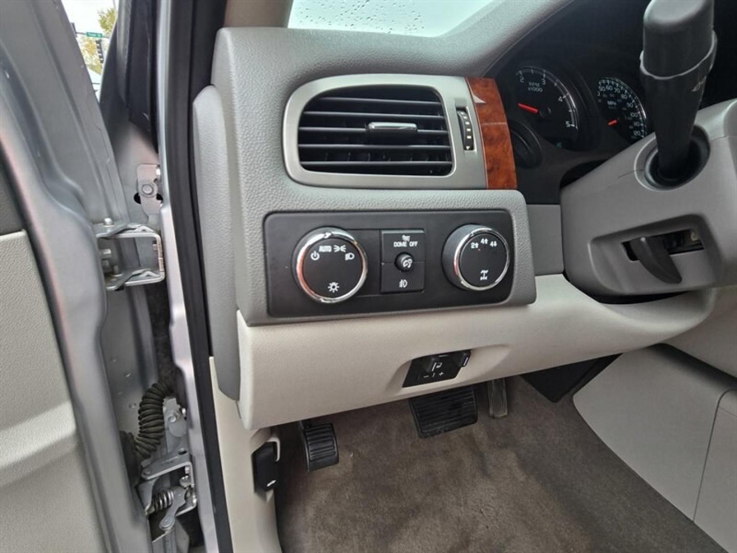 2013 Silver Ice Metallic Chevrolet Silverado 3500 LTZ (1GC4K1C84DF) with an Duramax 6.6L Diesel Turbo V8 397hp 765ft. lbs. engine, Automatic transmission, located at 25355 Eames Street, Channahon, IL, 60410, (815) 467-1807, 41.429108, -88.228432 - Unleash raw power and relentless performance with the 2013 Chevrolet Silverado 3500 LTZ, a true beast built to dominate any challenge. Under the hood roars the legendary Duramax 6.6L Diesel Turbo V8, delivering an unstoppable 397 horsepower and a massive 765 ft-lbs of torque. This isnt just a trucki- Photo#15