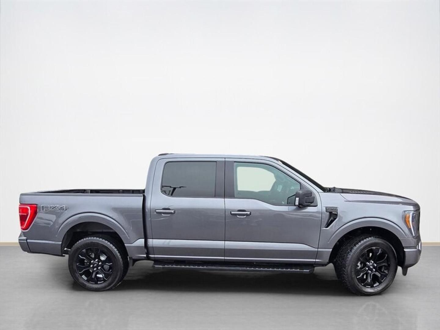 2022 Carbonized Gray Ford F-150 XLT (1FTFW1E89NF) with an EcoBoost 3.5L Twin Turbo V6 400hp 500ft. lbs. engine, Automatic transmission, located at 25355 Eames Street, Channahon, IL, 60410, (815) 467-1807, 41.429108, -88.228432 - 2022 FORD F-150 XLT SUPERCREW 4X4 OVER $11,000 IN EXTRA FACTORY OPTIONS! Some trucks come with the basics. This one checked the upgrade boxes. 3.5L EcoBoost V6 with 10-speed automatic XLT Black Appearance Package with 20" gloss-black wheels Black leather-trimmed seats Twin-panel moonroof FX4- Photo#1