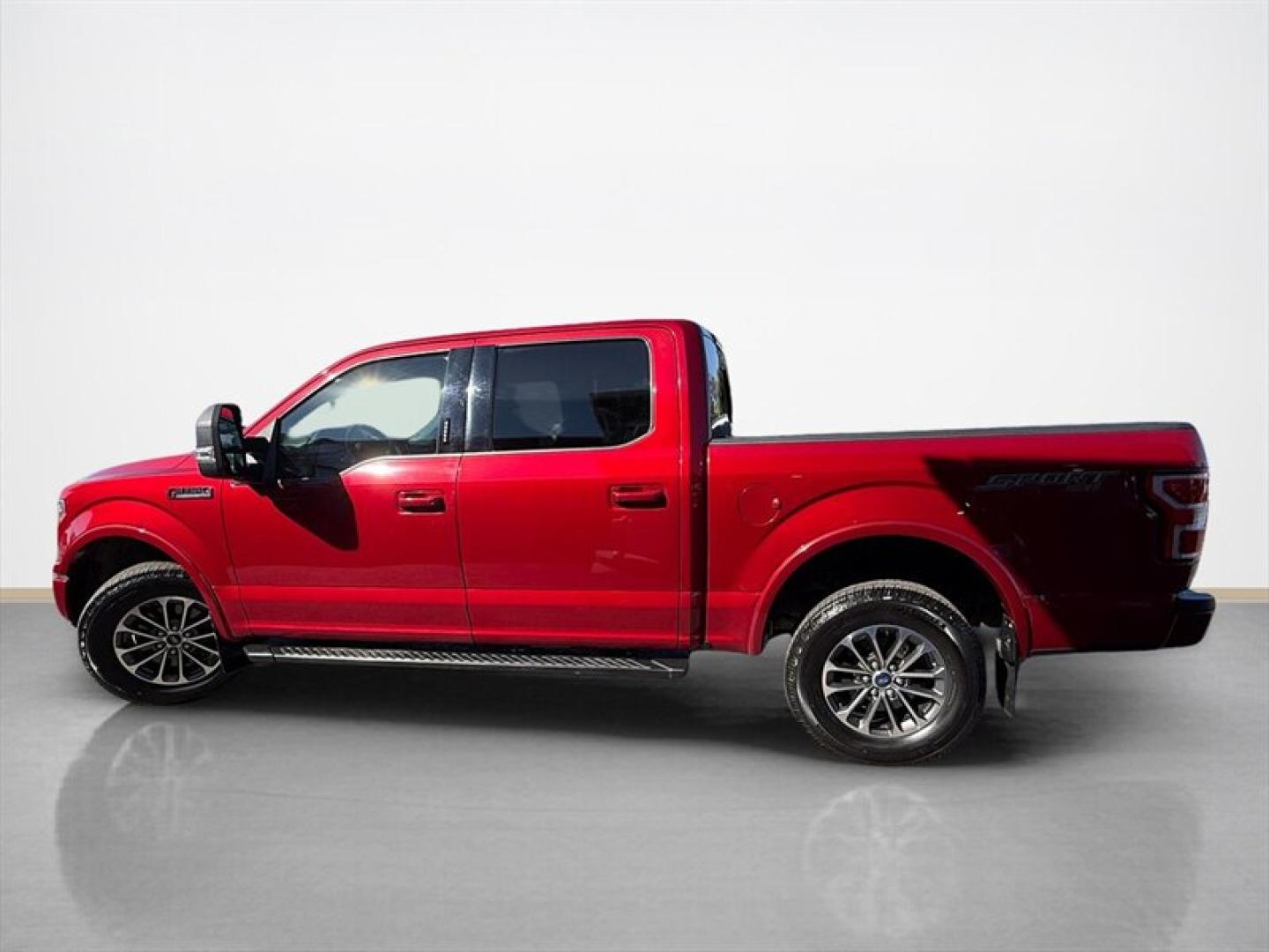 2018 Race Red Ford F-150 XLT (1FTEW1EP9JK) with an EcoBoost 2.7L Twin Turbo V6 325hp 400ft. lbs. engine, Automatic transmission, located at 25355 Eames Street, Channahon, IL, 60410, (815) 467-1807, 41.429108, -88.228432 - Unleash the power of the 2018 Ford F-150 XLT, a beast that doesnt just dominate the roadit owns it. Under the hood lies a turbocharged EcoBoost 2.7L Twin Turbo V6 engine, cranking out a fierce 325 horsepower and a torque-packed 400 ft-lbs. This truck is all about raw, relentless performance that cru- Photo#6