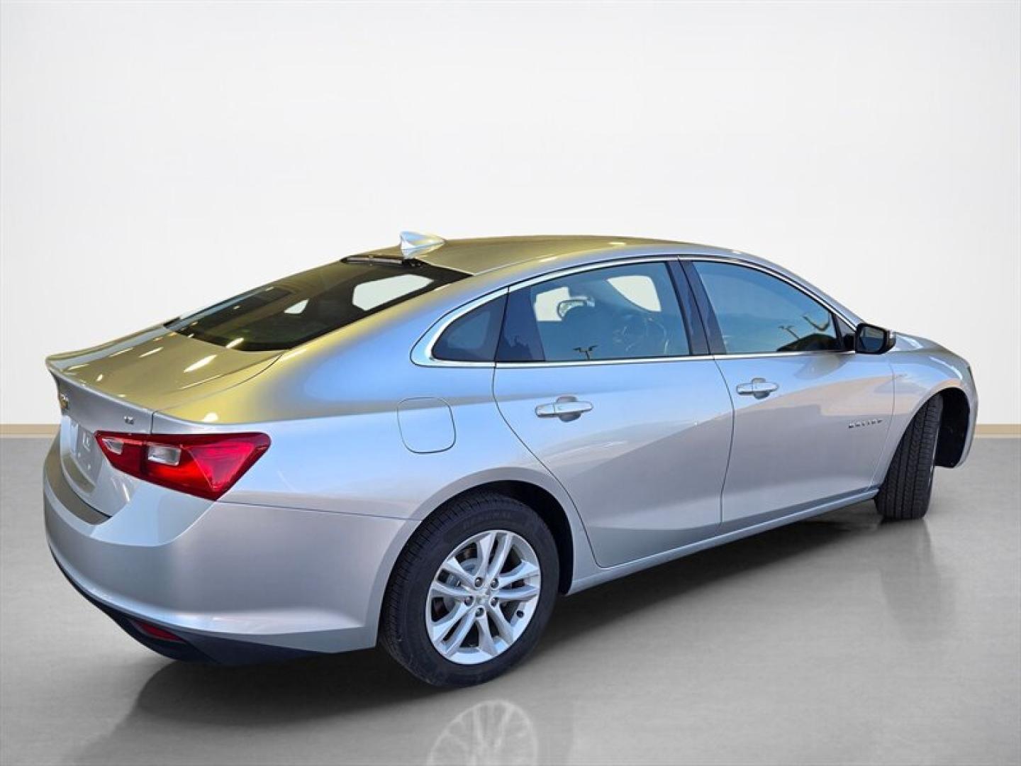 2018 Silver Ice Metallic Chevrolet Malibu LT (1G1ZD5ST5JF) with an Ecotec 1.5L Turbo I4 160hp 184ft. lbs. engine, Automatic transmission, located at 25355 Eames Street, Channahon, IL, 60410, (815) 467-1807, 41.429108, -88.228432 - Ready to turn heads and leave boring rides in the dust? Meet the 2018 Chevrolet Malibu LT, rocking a sleek Silver Ice Metallic exterior that gleams like its ready for its close-up. Slide inside the Jet Black interior where comfort meets stylebecause your car should be as classy as you are. Under th- Photo#3