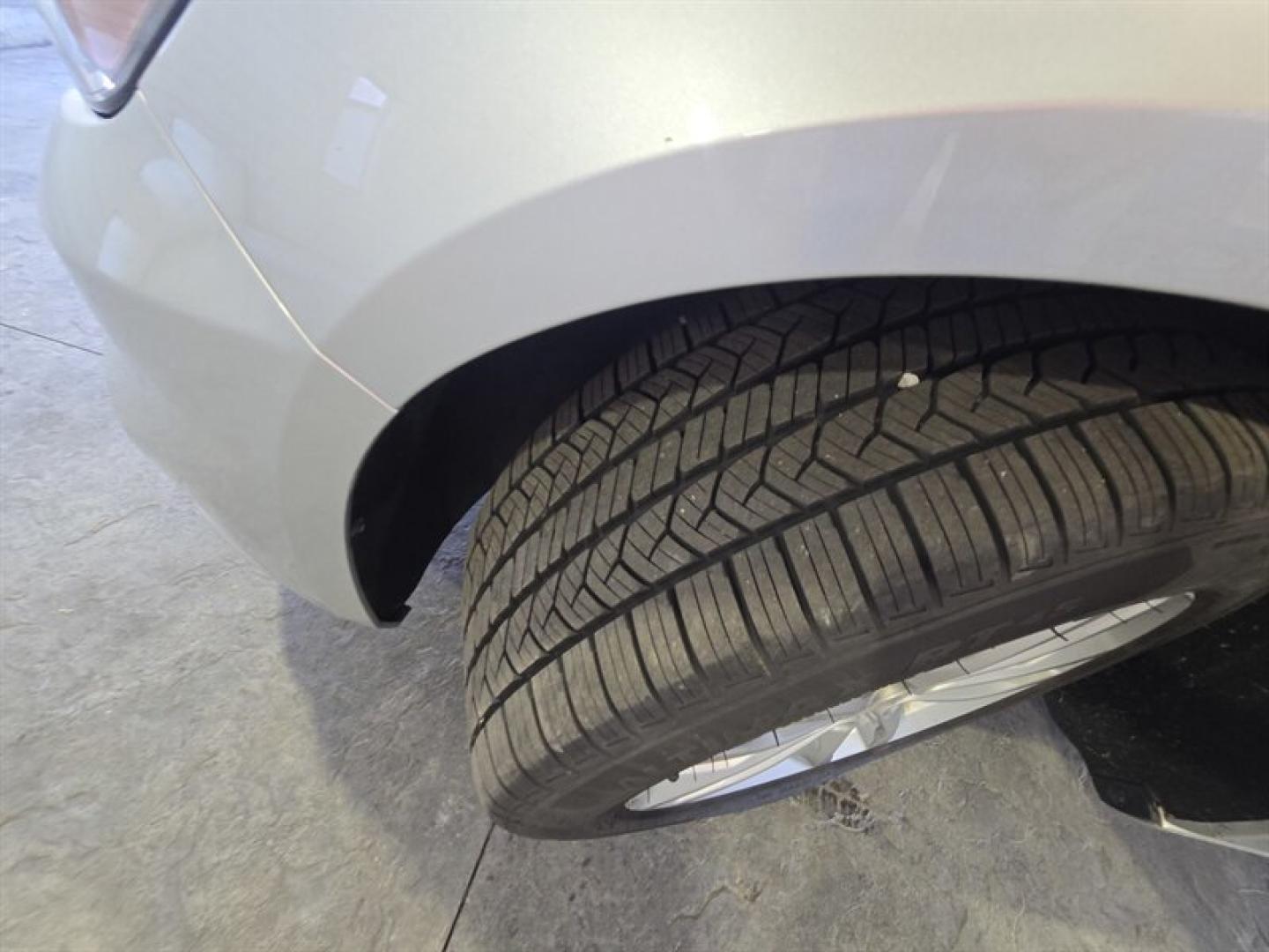 2018 Silver Ice Metallic Chevrolet Malibu LT (1G1ZD5ST5JF) with an Ecotec 1.5L Turbo I4 160hp 184ft. lbs. engine, Automatic transmission, located at 25355 Eames Street, Channahon, IL, 60410, (815) 467-1807, 41.429108, -88.228432 - Ready to turn heads and leave boring rides in the dust? Meet the 2018 Chevrolet Malibu LT, rocking a sleek Silver Ice Metallic exterior that gleams like its ready for its close-up. Slide inside the Jet Black interior where comfort meets stylebecause your car should be as classy as you are. Under th- Photo#25