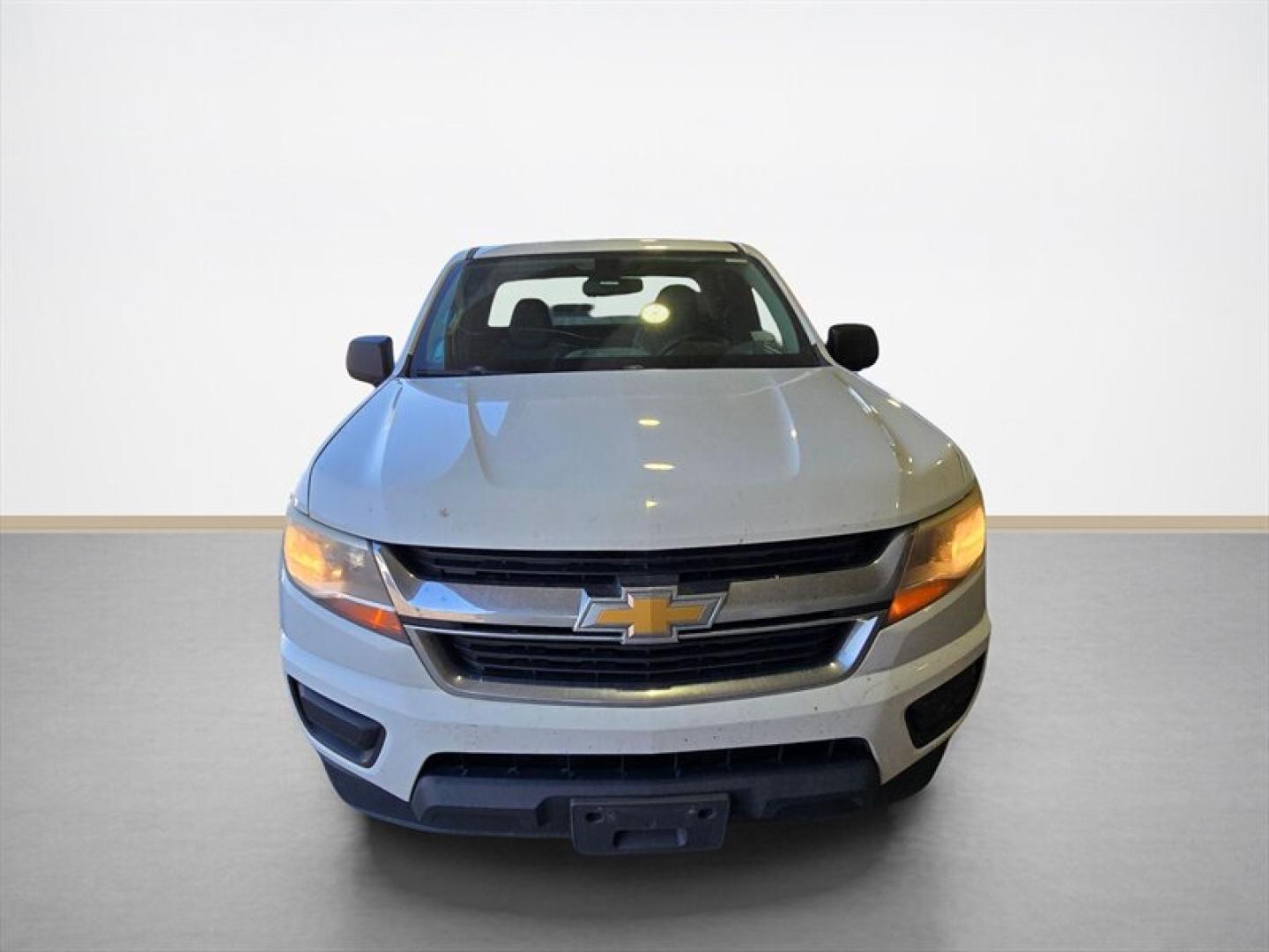 2017 Summit White Chevrolet Colorado (1GCHSAEA1H1) with an 2.5L I4 200hp 191ft. lbs. engine, 5 Speed Manual transmission, located at 25355 Eames Street, Channahon, IL, 60410, (815) 467-1807, 41.429108, -88.228432 - ** LOCAL TRADE IN, RUNS AND DRIVES GREAT, HAS A CRACKED WINDSHIELD AND THE CLIMATE CONTROLS ONLY WORK ON THE VENTS. ** The 2017 Chevrolet Colorado is a midsize pickup truck that combines functionality with a comfortable driving experience. Powered by a 2.5L I4 engine delivering 200 horsepower and 19- Photo#8