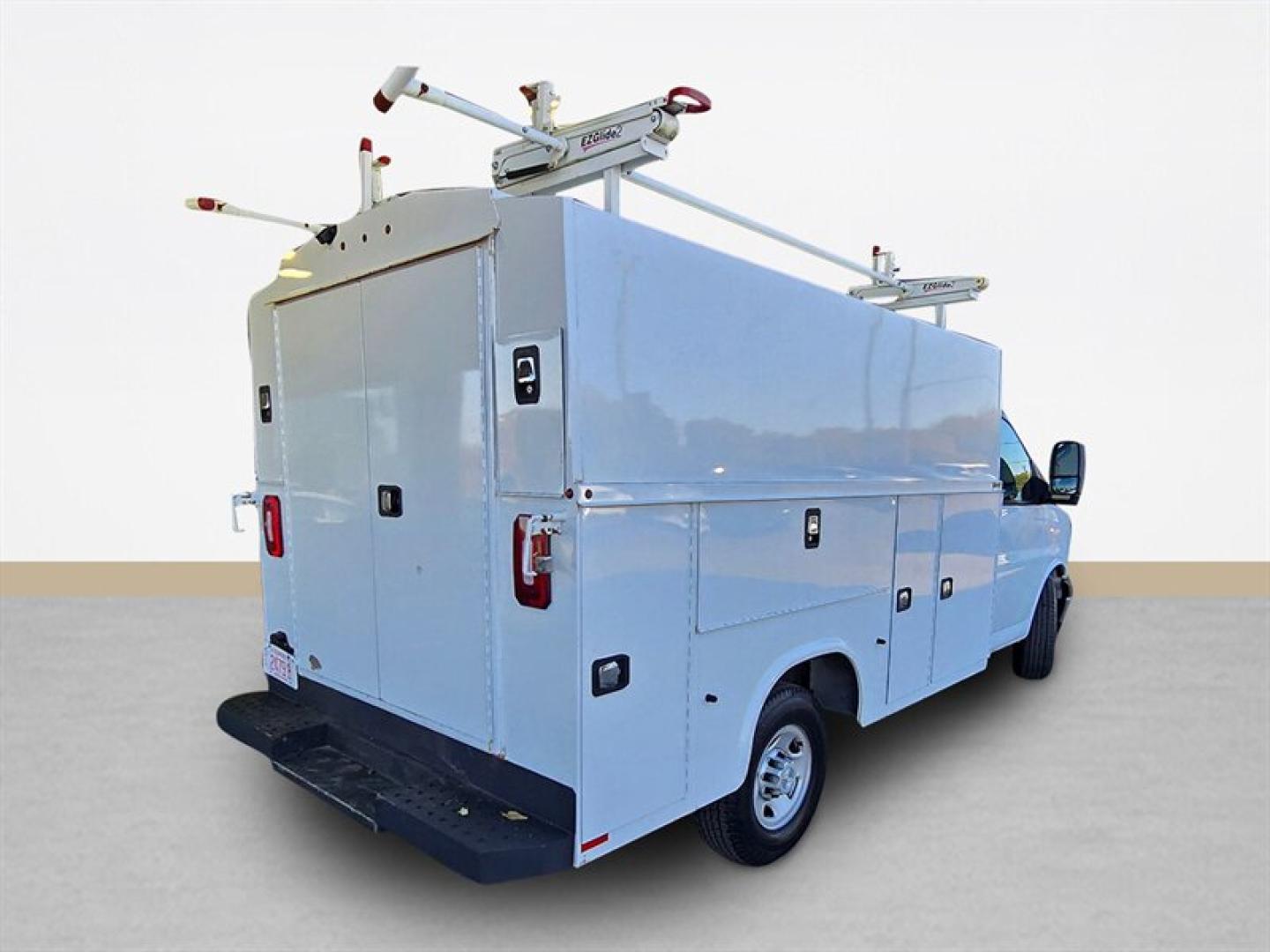 2019 White Chevrolet Express Work Van Cutaway (1GB0GRFG3K1) with an Vortec 6.0L Flex Fuel V8 341hp 373ft. lbs. engine, Automatic transmission, located at 25355 Eames Street, Channahon, IL, 60410, (815) 467-1807, 41.429108, -88.228432 - ** 12 FOOT KNAPHEIDE KUV PLUMBERS BODY. **The 2019 Chevrolet Express 3500 is equipped with a robust Vortec 6.0L Flex Fuel V8 engine, delivering 341 horsepower and 373 lb-ft of torque, providing reliable performance for a variety of driving needs. The exterior features a clean White finish, complemen- Photo#3