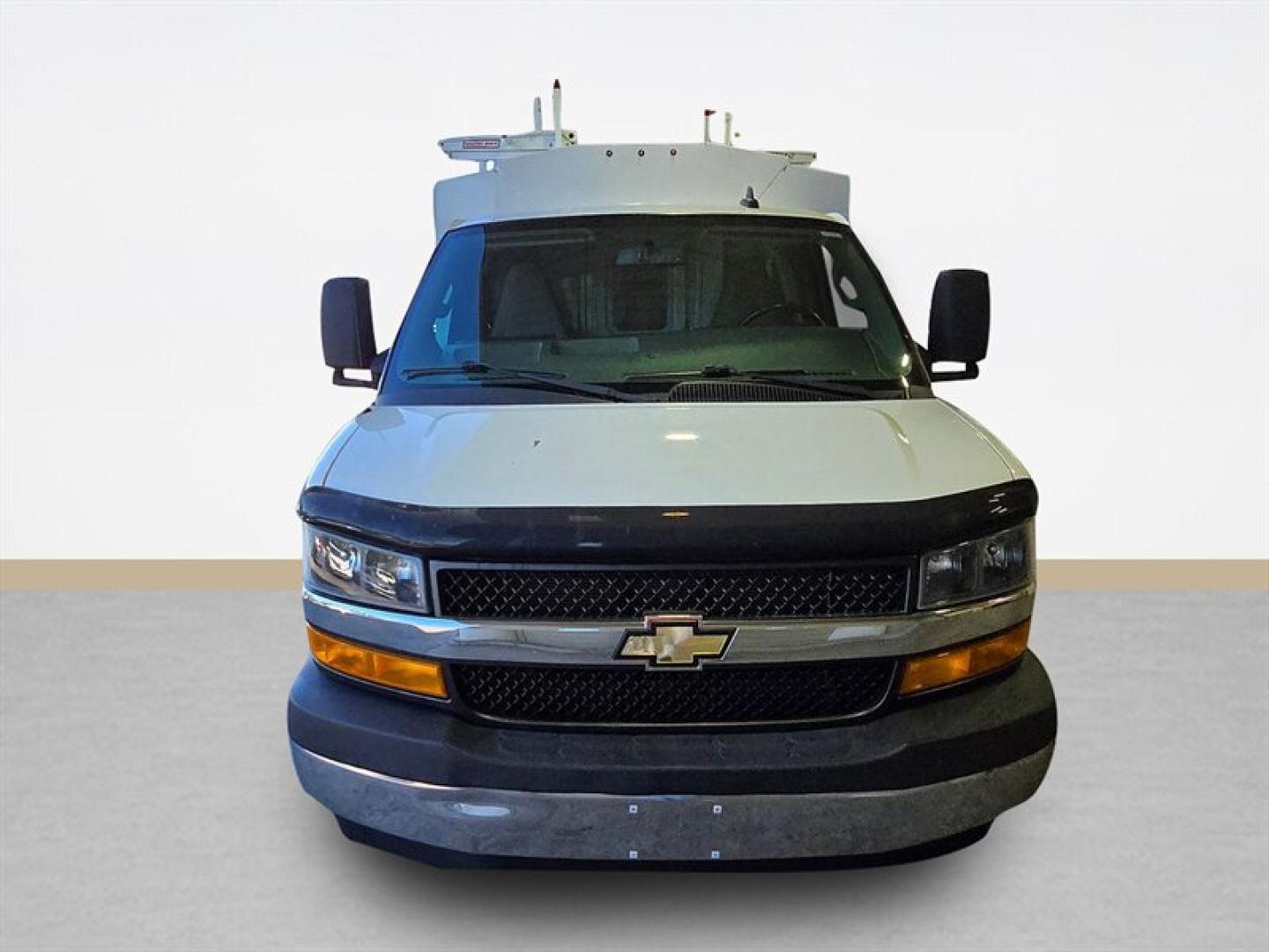 2019 White Chevrolet Express Work Van Cutaway (1GB0GRFG3K1) with an Vortec 6.0L Flex Fuel V8 341hp 373ft. lbs. engine, Automatic transmission, located at 25355 Eames Street, Channahon, IL, 60410, (815) 467-1807, 41.429108, -88.228432 - ** 12 FOOT KNAPHEIDE KUV PLUMBERS BODY. **The 2019 Chevrolet Express 3500 is equipped with a robust Vortec 6.0L Flex Fuel V8 engine, delivering 341 horsepower and 373 lb-ft of torque, providing reliable performance for a variety of driving needs. The exterior features a clean White finish, complemen- Photo#8