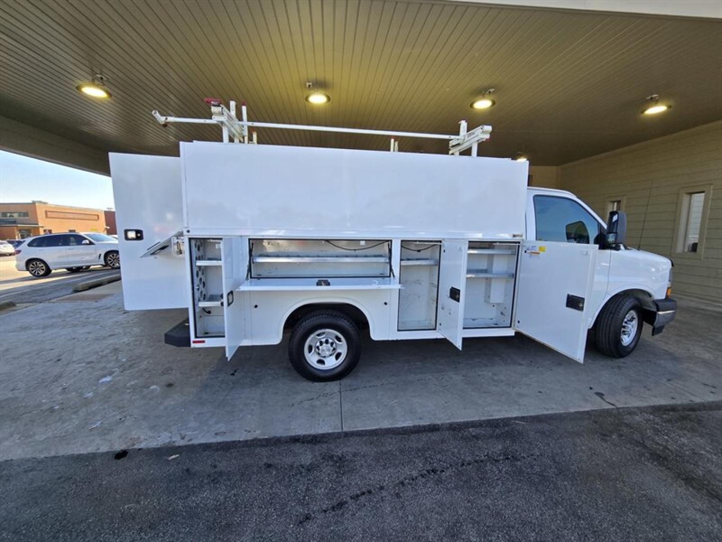 2019 White Chevrolet Express Work Van Cutaway (1GB0GRFG3K1) with an Vortec 6.0L Flex Fuel V8 341hp 373ft. lbs. engine, Automatic transmission, located at 25355 Eames Street, Channahon, IL, 60410, (815) 467-1807, 41.429108, -88.228432 - ** 12 FOOT KNAPHEIDE KUV PLUMBERS BODY. **The 2019 Chevrolet Express 3500 is equipped with a robust Vortec 6.0L Flex Fuel V8 engine, delivering 341 horsepower and 373 lb-ft of torque, providing reliable performance for a variety of driving needs. The exterior features a clean White finish, complemen- Photo#24