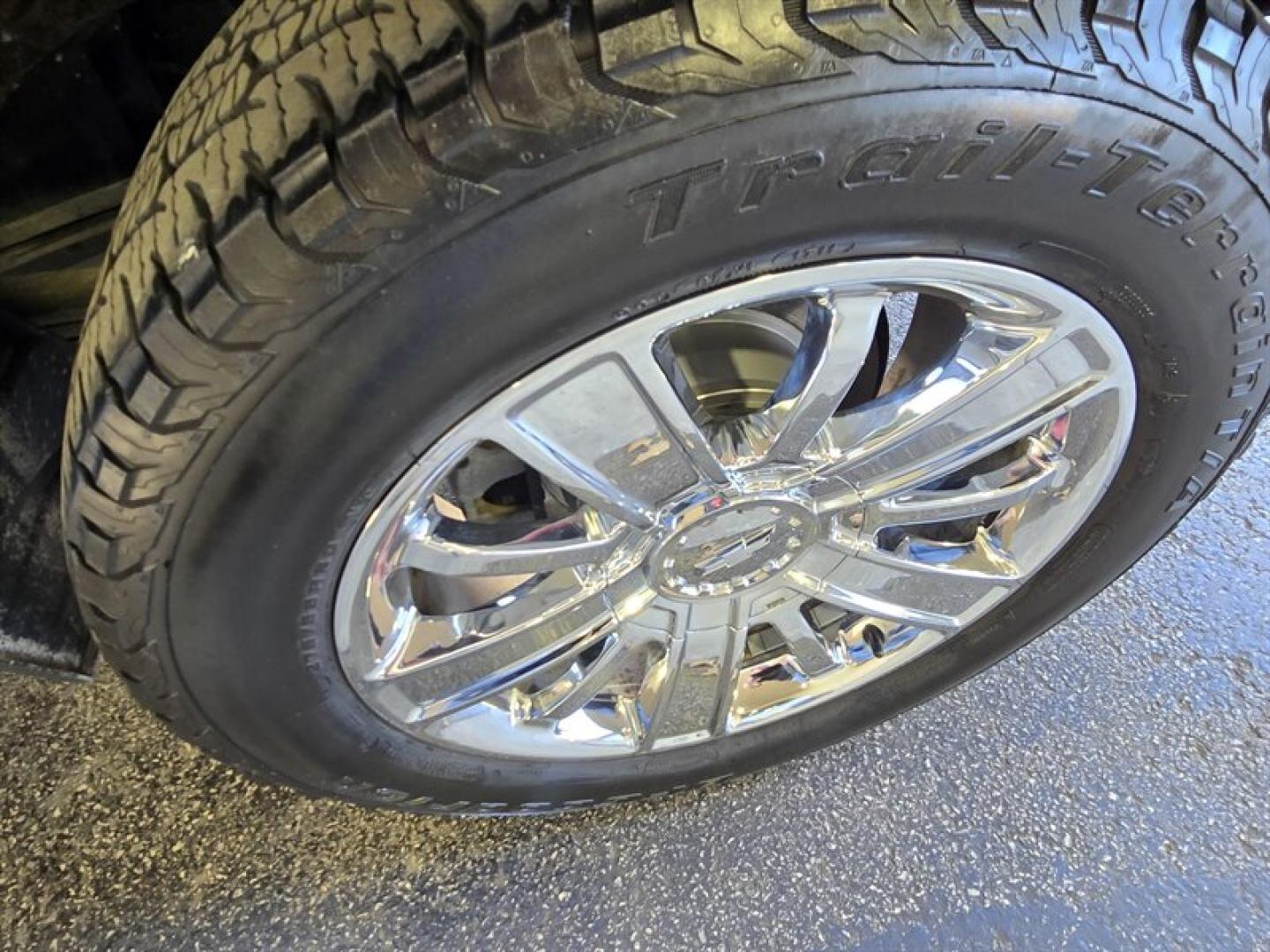 2018 Iridescent Pearl Tricoat Chevrolet Silverado 1500 High Country (3GCUKTEJ0JG) with an 6.2 engine, Automatic transmission, located at 25355 Eames Street, Channahon, IL, 60410, (815) 467-1807, 41.429108, -88.228432 - This 2018 Chevrolet Silverado 1500 High Country is a well-maintained full-size pickup truck featuring a robust 6.2L V8 engine. The exterior is finished in a crisp White color, complemented by a Saddle-colored interior that offers a refined and comfortable cabin environment. Factory features include- Photo#34